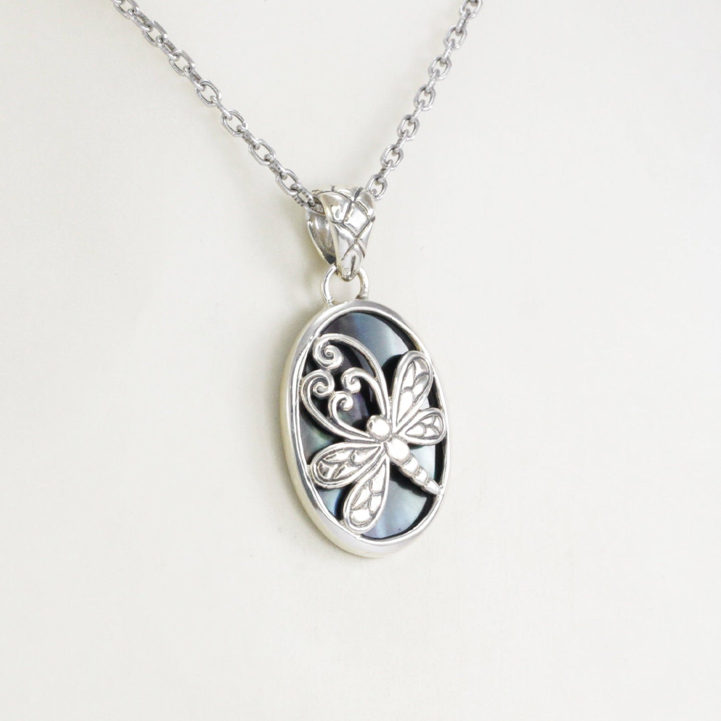 oval pendant necklace 925 sterling silver with genuine black shell decorated with dragonfly ornament