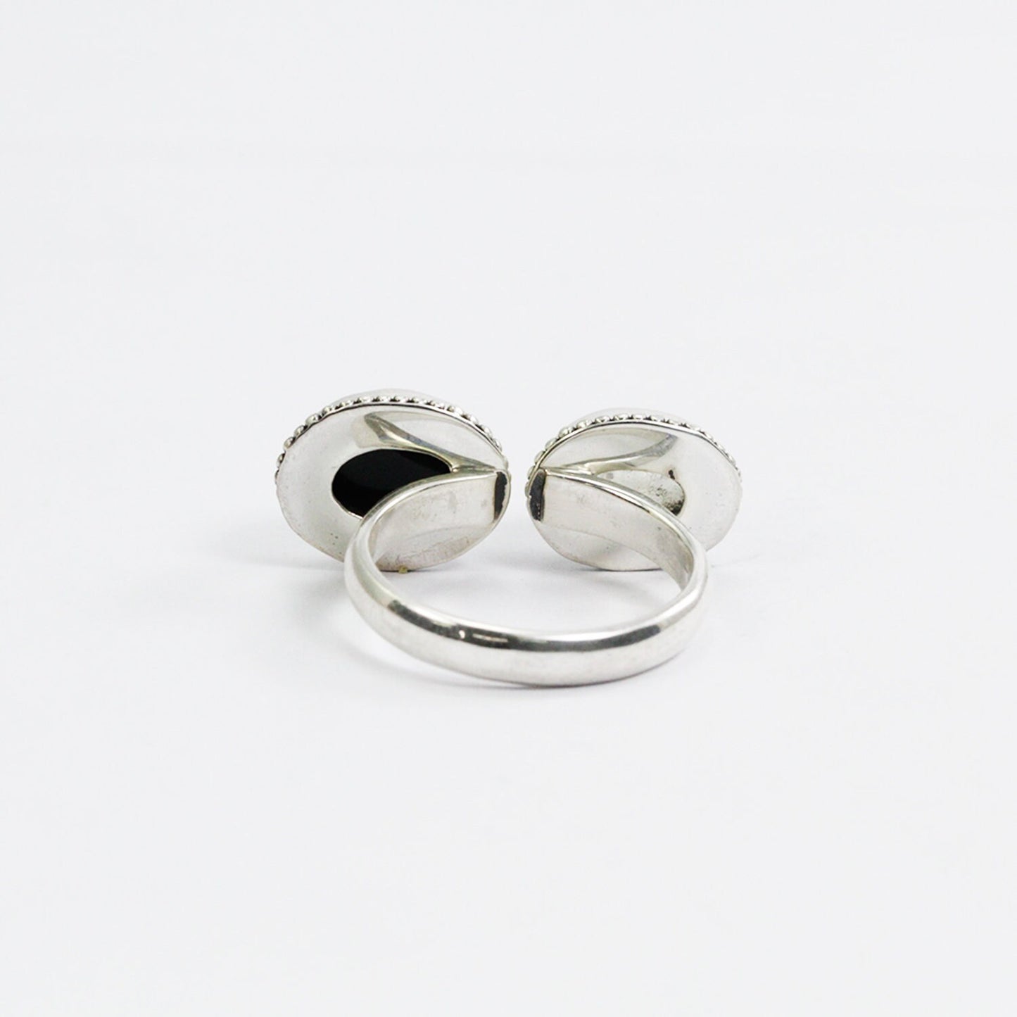Bypass ring 925 sterling silver with genuine moonstone and black onyx decorated with dot bezel
