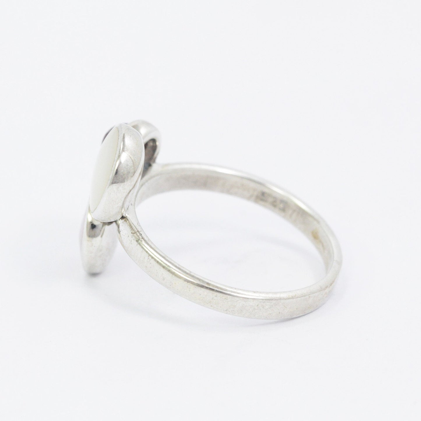 tourmaline ring 925 sterling silver decorated with shell mother of pearl