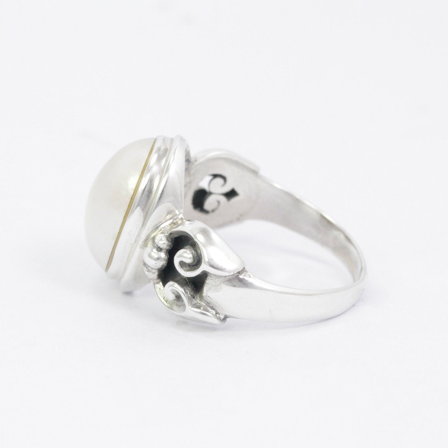 oval pearl ring 925 sterling silver decorated with swirl filigree ornament bezel setting