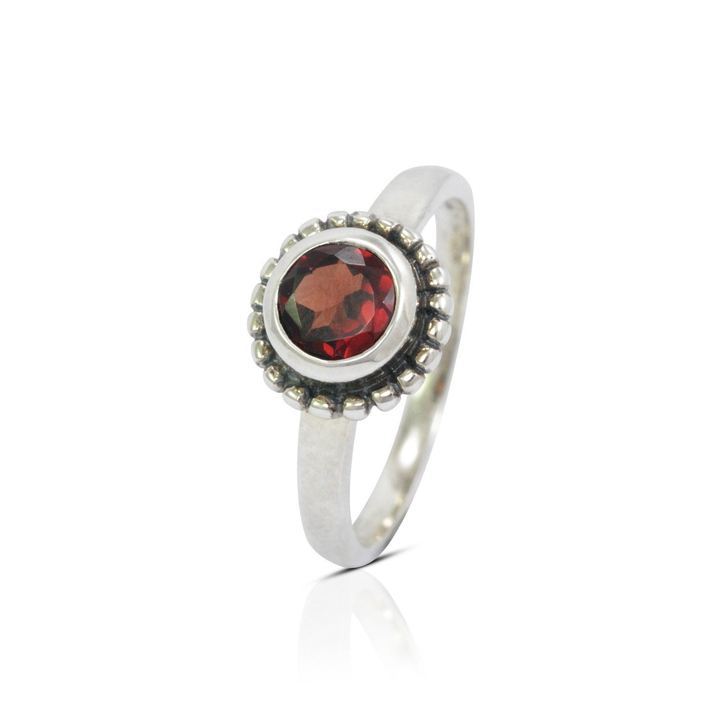 Beautiful garnet ring 925 sterling silver decorated with dot filigree ornament