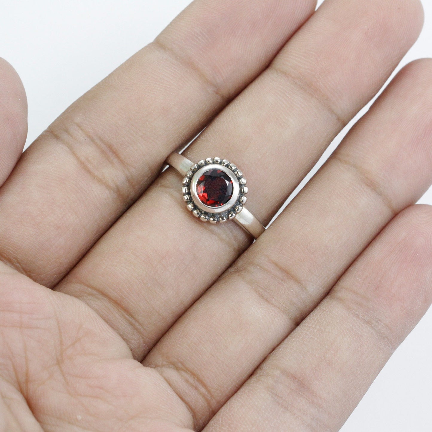 Beautiful garnet ring 925 sterling silver decorated with dot filigree ornament