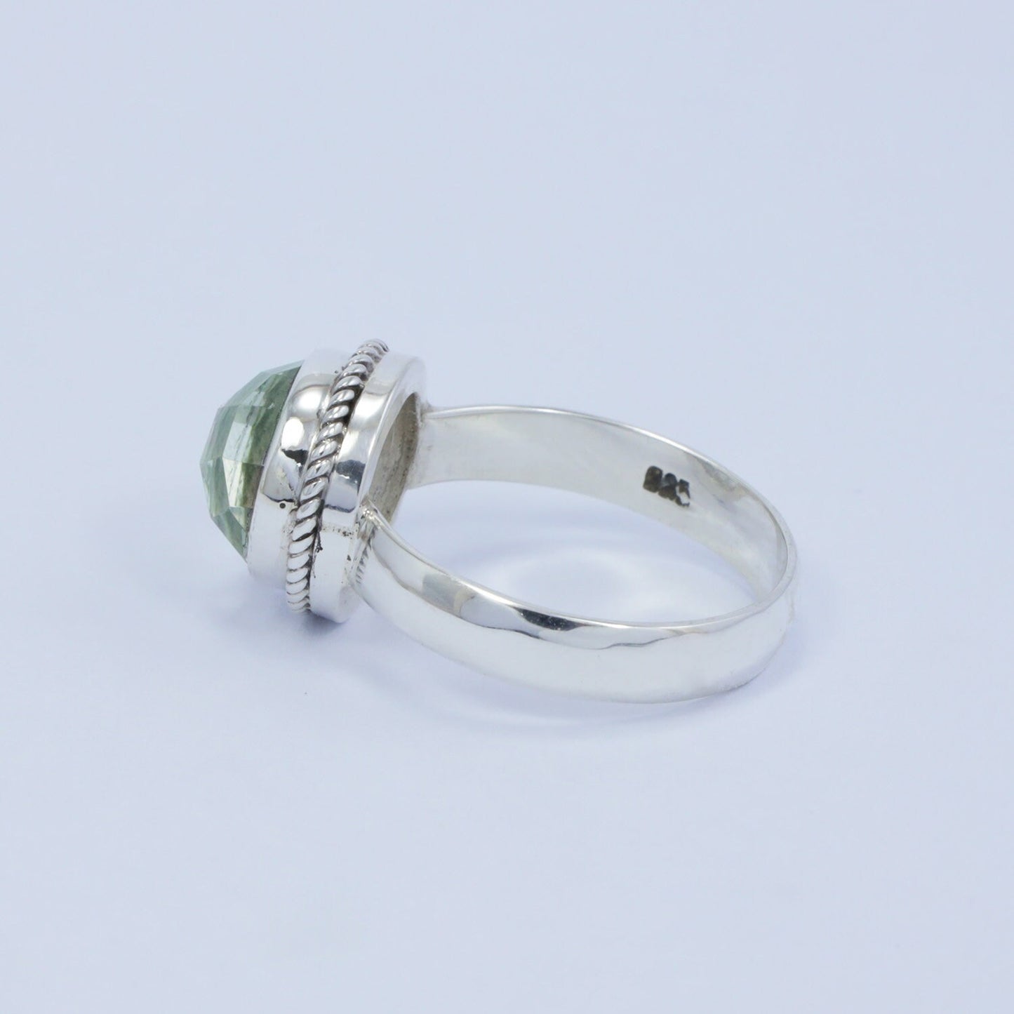 Round Green Amethyst ring 925 sterling silver With woven chain bezel ornament