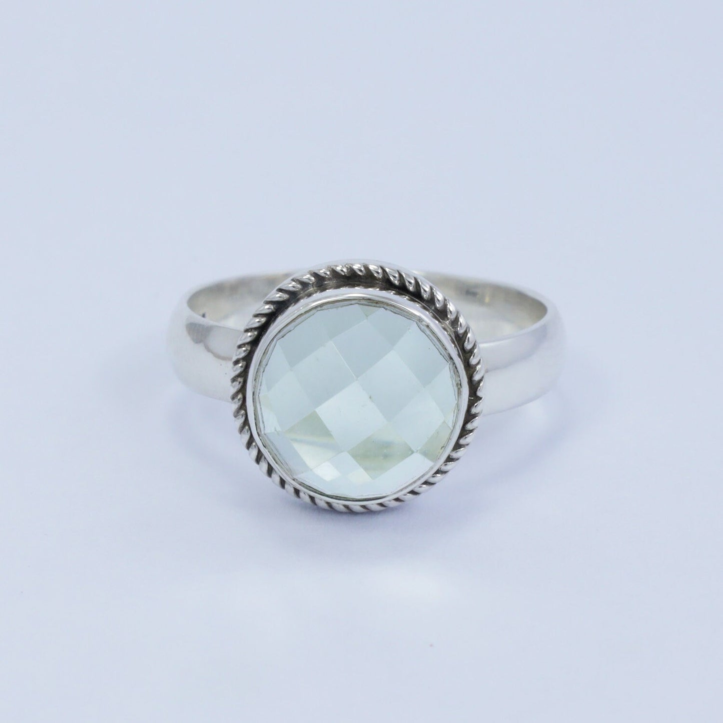Round Green Amethyst ring 925 sterling silver With woven chain bezel ornament