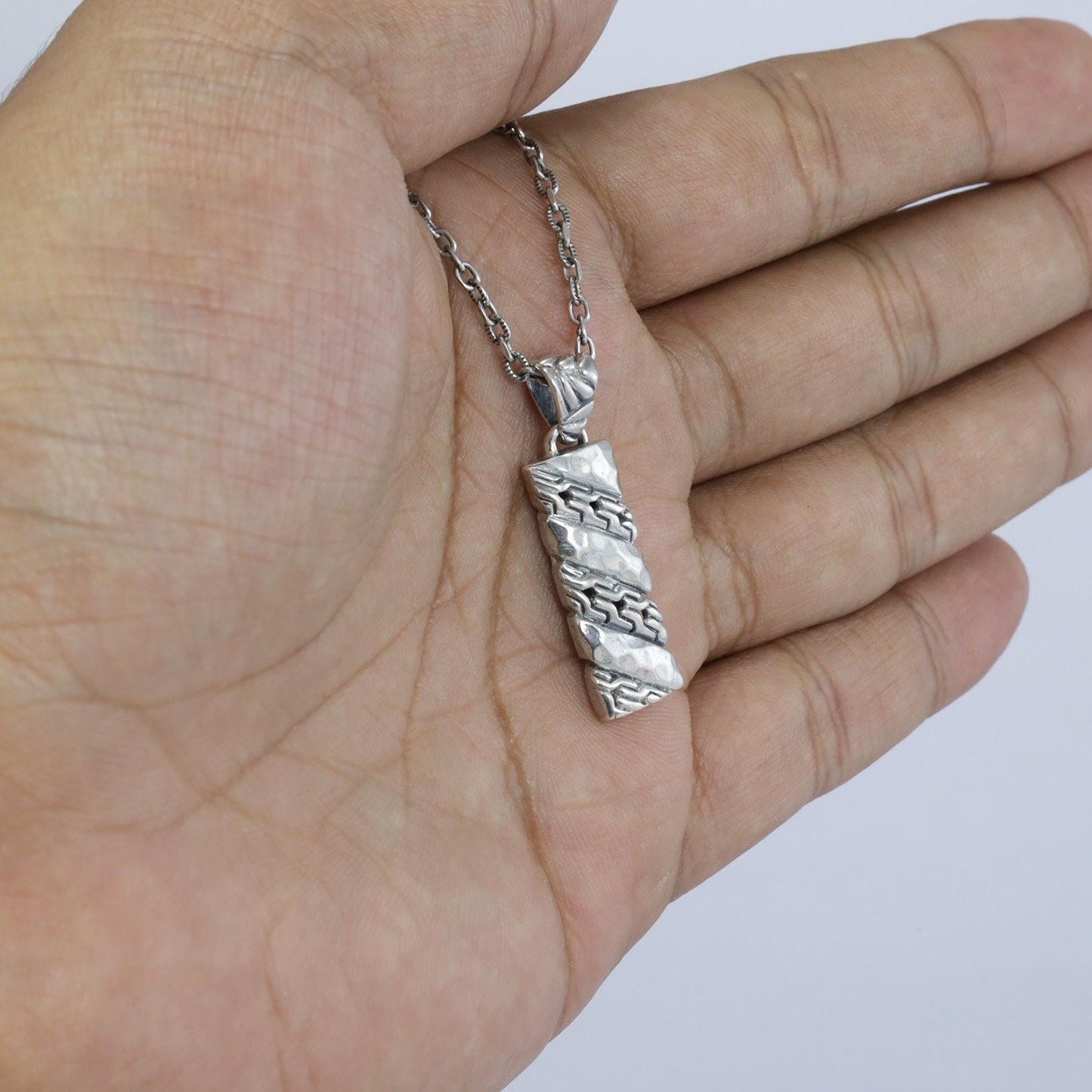 925 sterling silver decorated with chain and hummer ornament