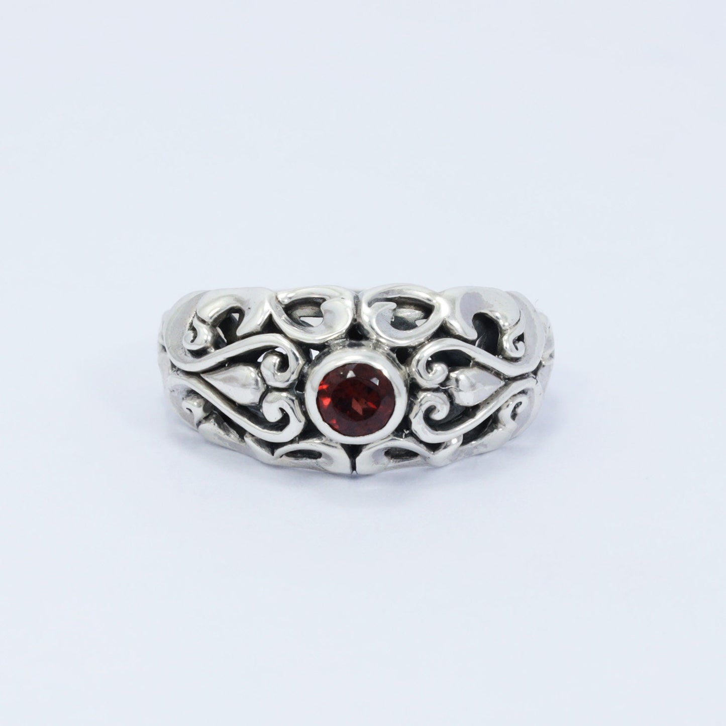 Garnet ring 925 sterling silver decorated with beautiful filigree ornament