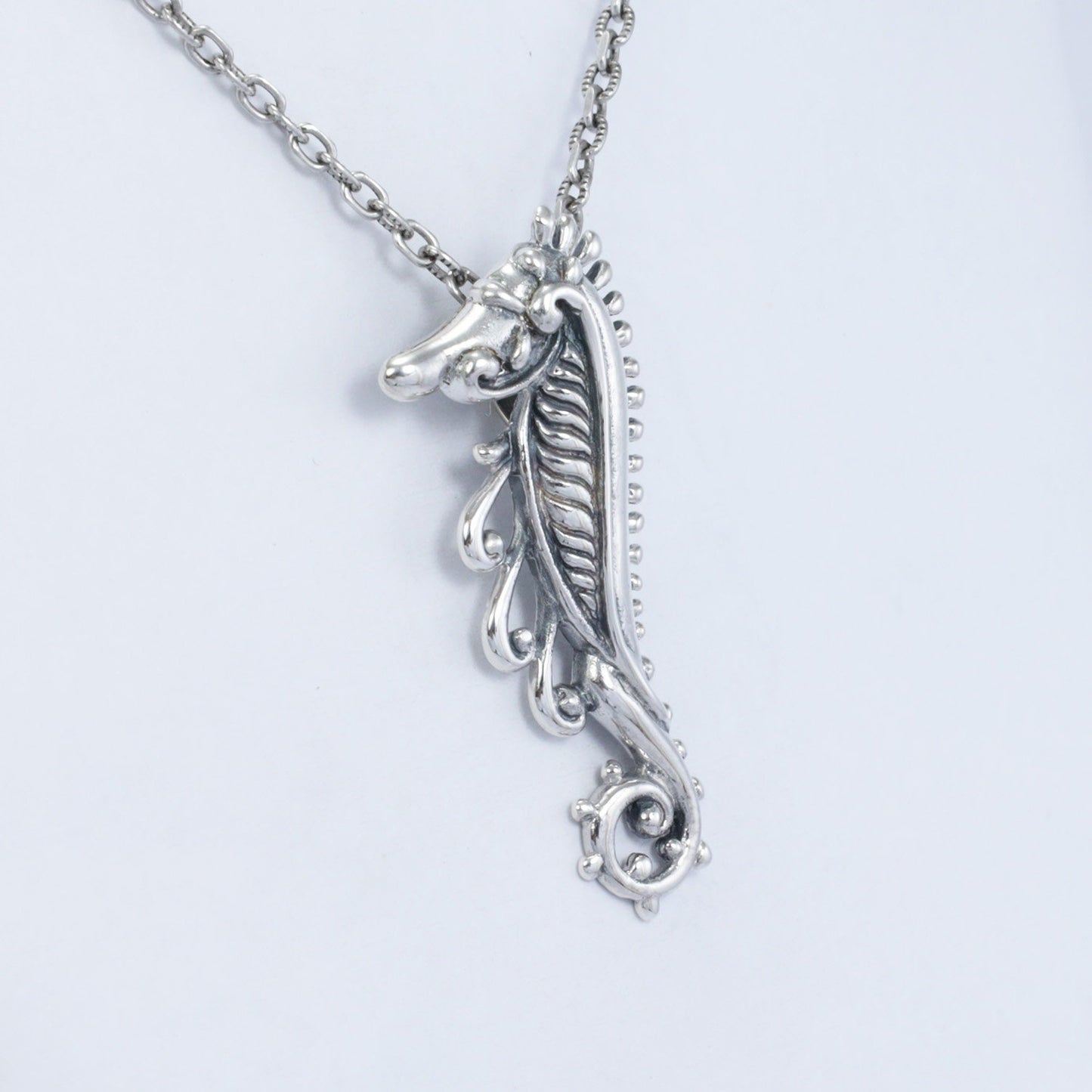 Sea horse pendant 925 sterling silver decorated with swirl filigree ornament