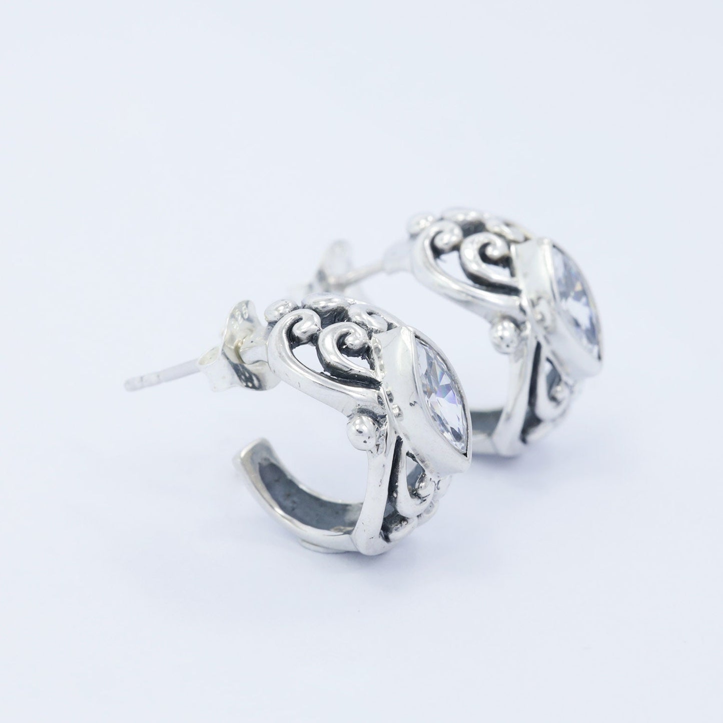 huggie earrings stud 925 sterling silver with white zirconia decorated with swirl filigree