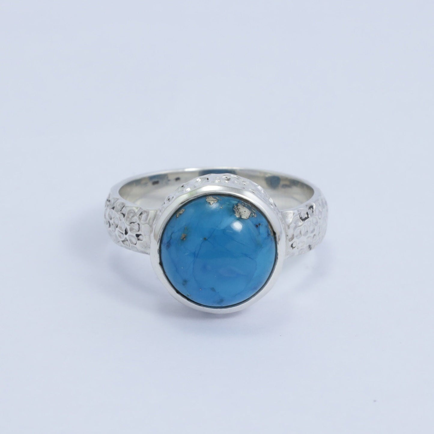 blue turquoise ring 925 sterling silver for women decorated with hummer style finishing