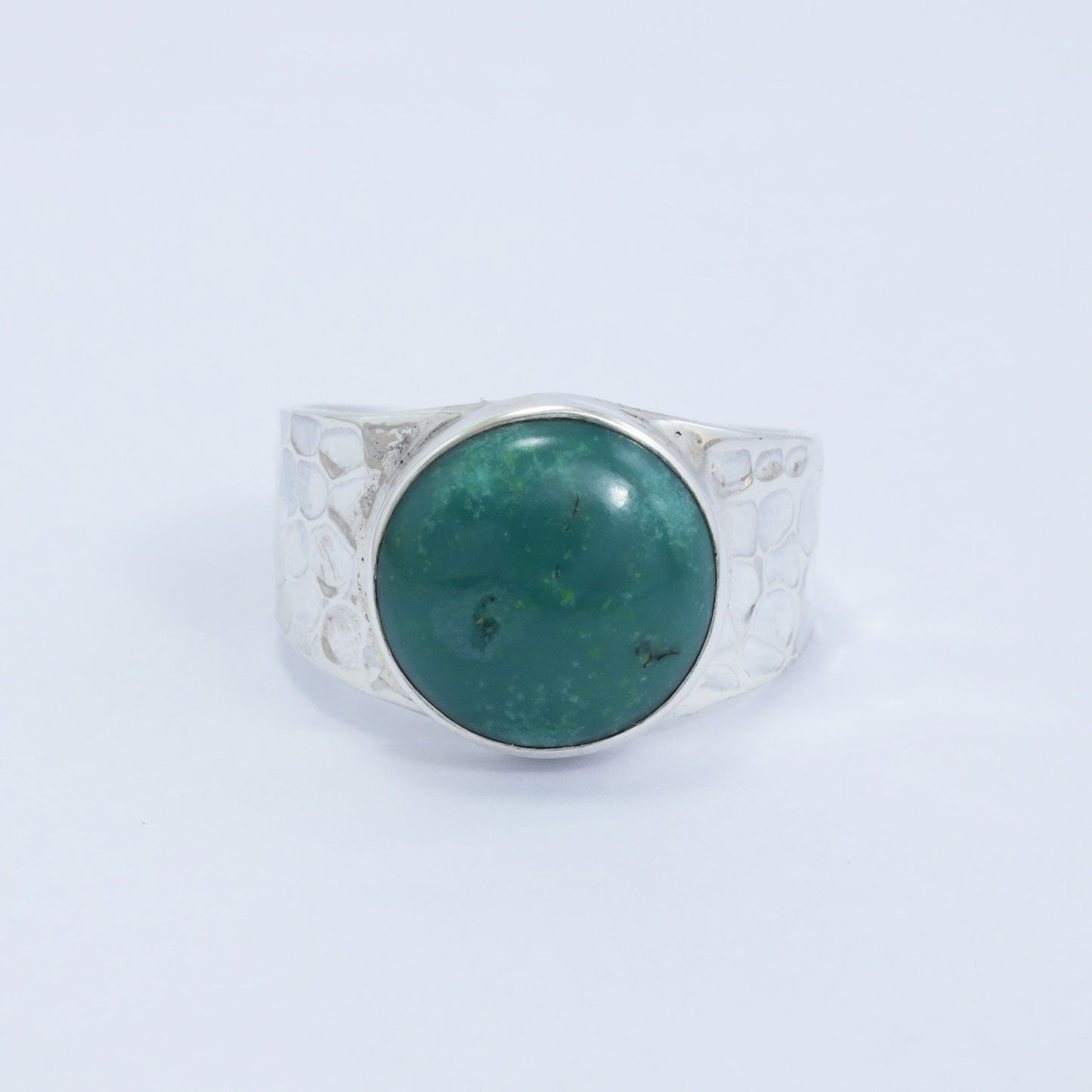 turquoise ring 925 sterling silver with wide band bezel setting and hammered ornament