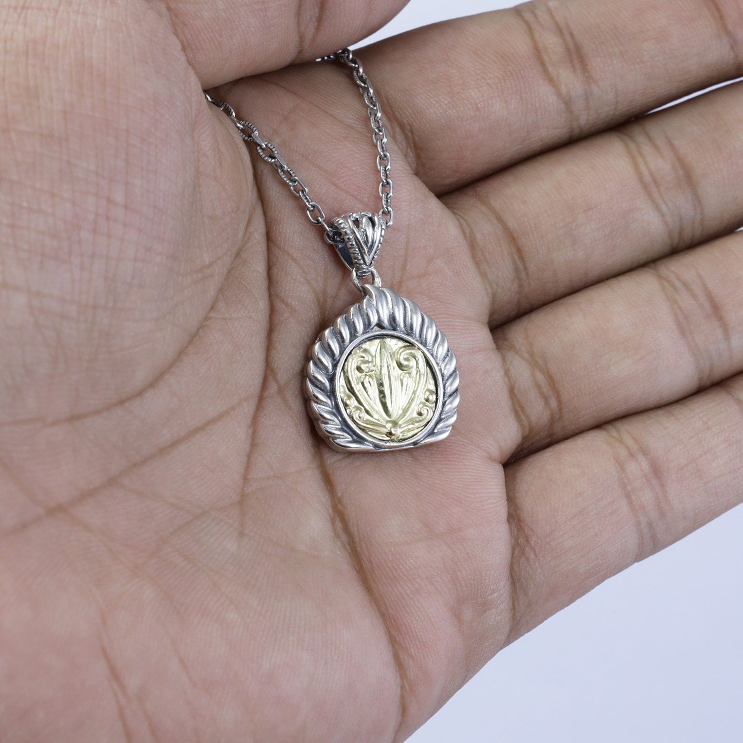 925 sterling silver pendant with 18K yellow gold filigree ornament