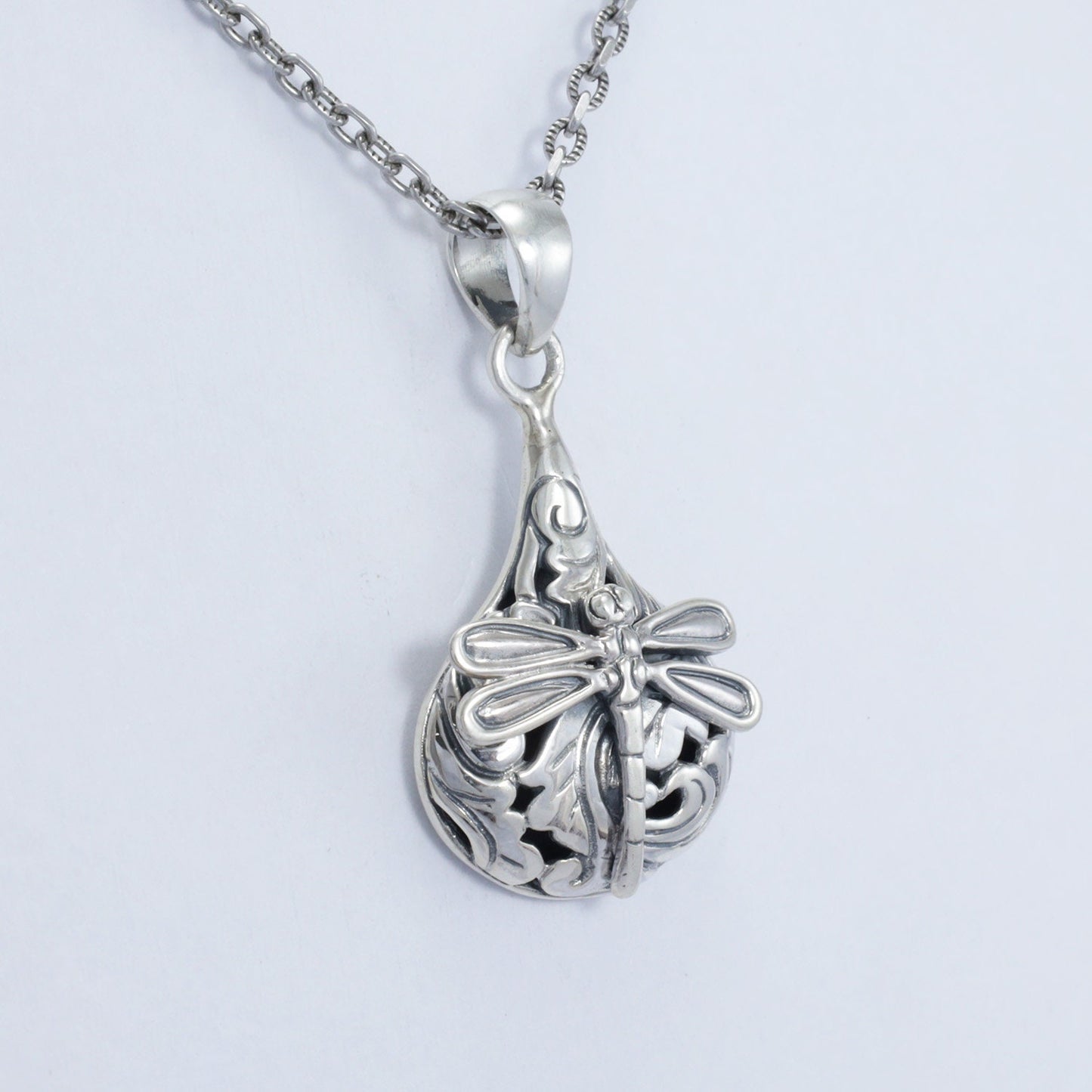 drop pendant 925 sterling silver decorated with dragonfly ornament and swirl filigree art