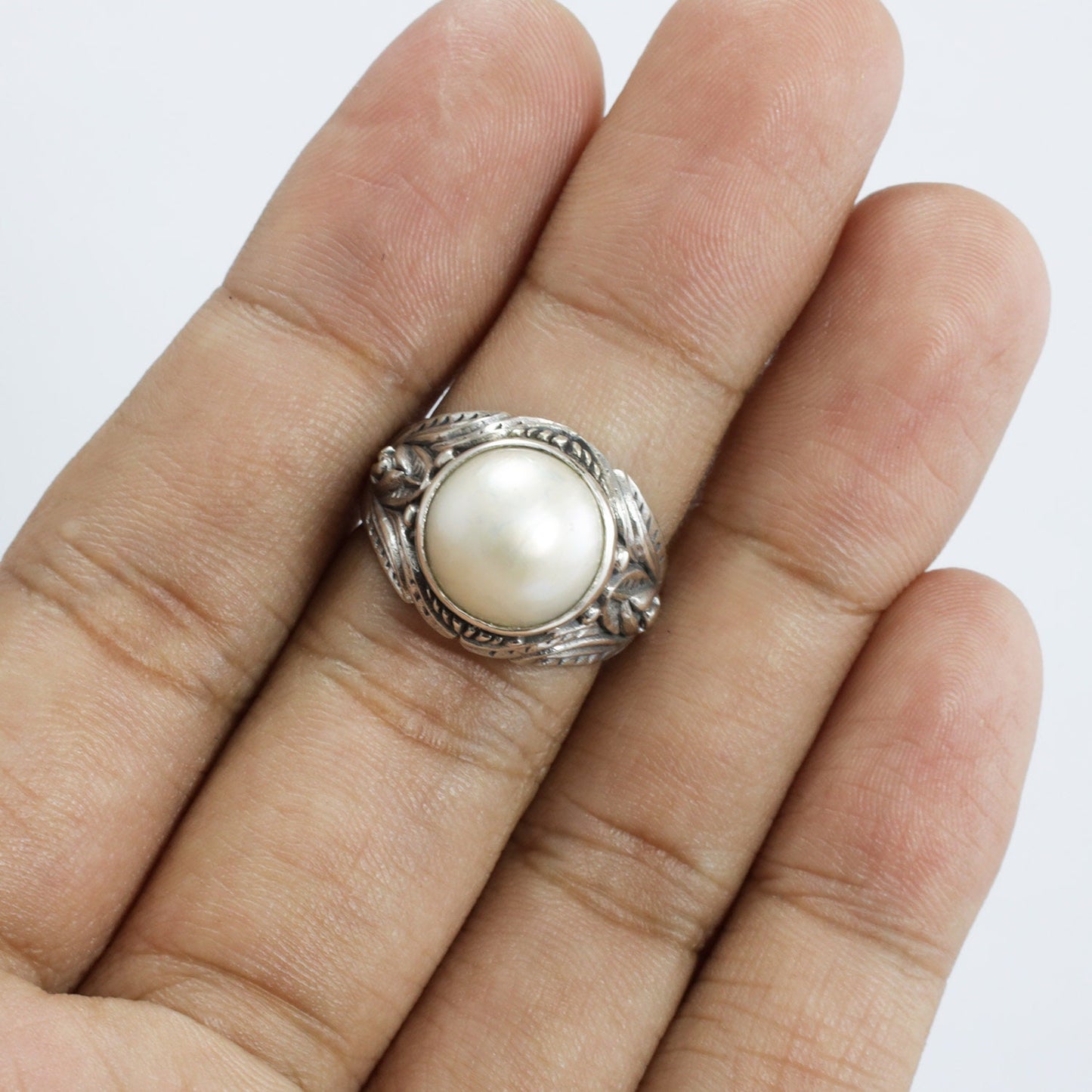 white mabe pearl ring 925 sterling silver decorated with floral filigree ornament