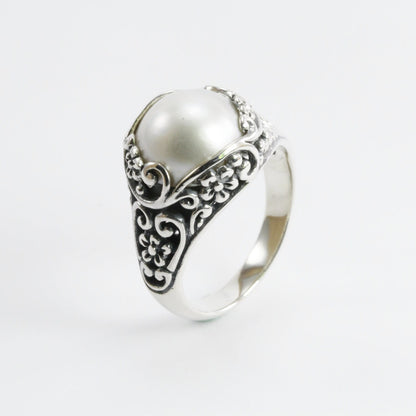 Lovely white Mabe pearl ring decorated with Nature florist art carving 925 sterling silver, flower ring with mabe pearl