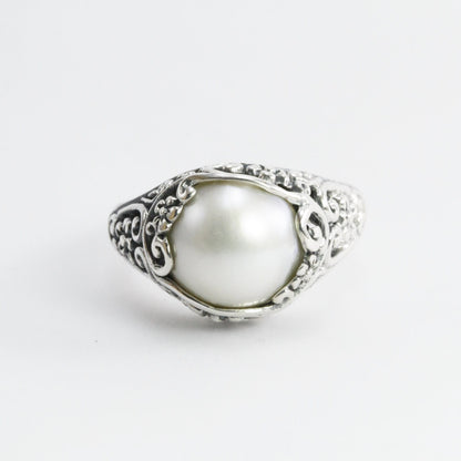Lovely white Mabe pearl ring decorated with Nature florist art carving 925 sterling silver, flower ring with mabe pearl