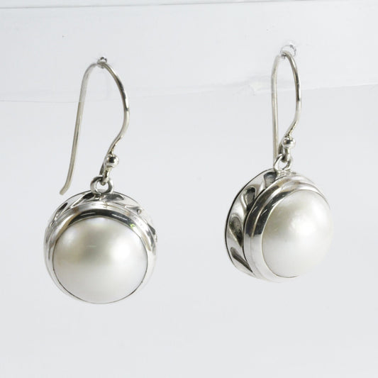 beautiful 13 mm Round white mabe pearl dangle drop earrings set in Bali handmade 925 sterling silver ocean wave pattern