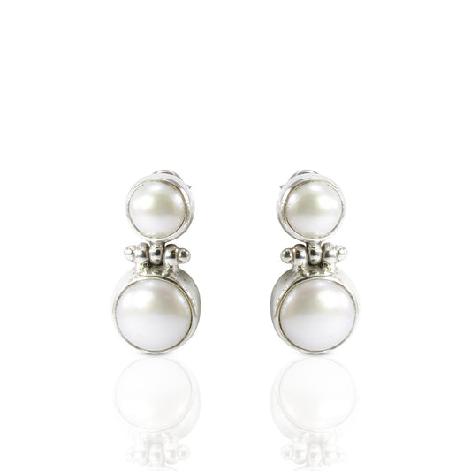 Double Round genuine Freshwater Pearl stud earrings set in 925 sterling silver with push back closure, promise pearl stud earrings