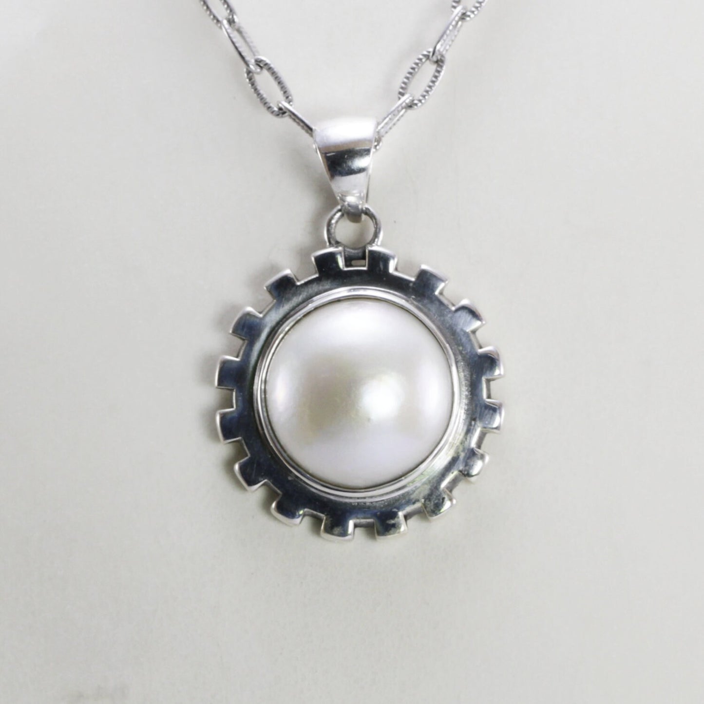 Genuine round 13 mm white Mabe pearl set in handmade 925 sterling silver pendant, gear box silver style pendant with white pearl