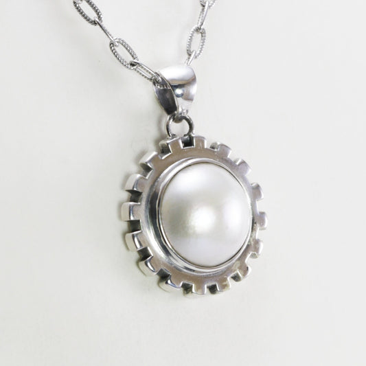 Genuine round 13 mm white Mabe pearl set in handmade 925 sterling silver pendant, gear box silver style pendant with white pearl
