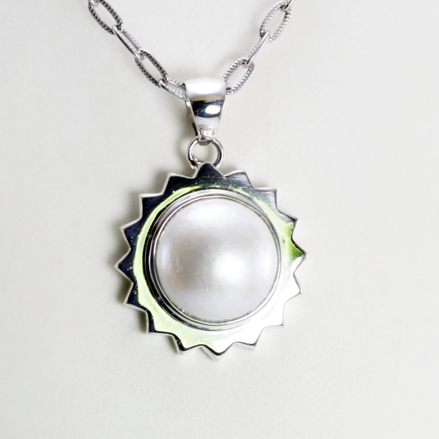 Genuine round 13 mm white Mabe pearl set in handmade 925 sterling silver pendant, star gear box silver style pendant with white pearl