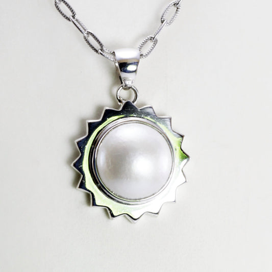 Genuine round 13 mm white Mabe pearl set in handmade 925 sterling silver pendant, star gear box silver style pendant with white pearl