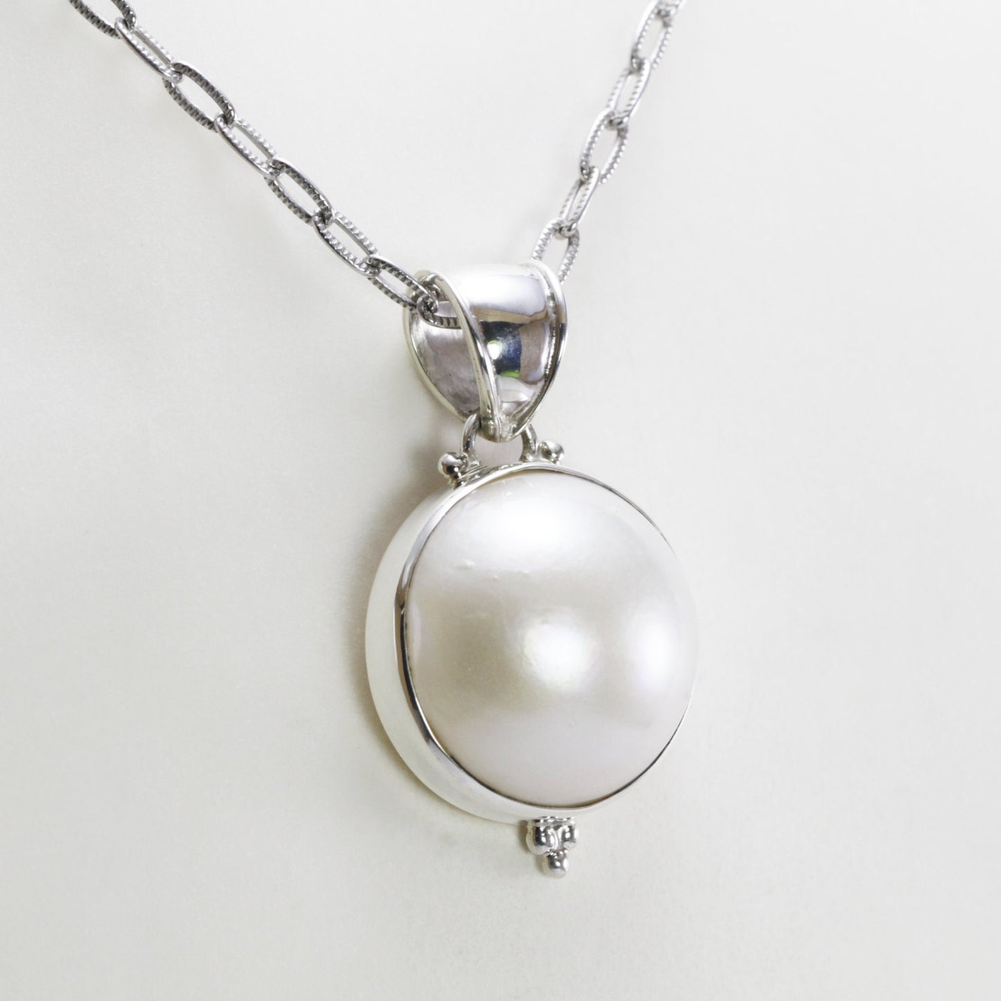 white Mabe pearl pendant 16 mm round 925 sterling silver bezel set