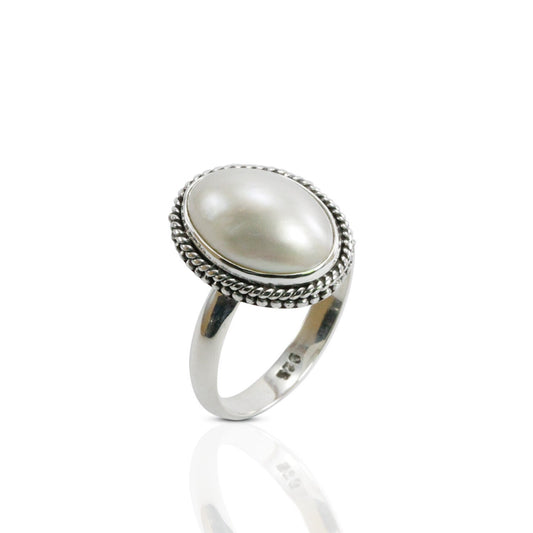 Bali Handmade crown ring design in 925 sterling silver with genuine oval 10*14 mm white mabe pearl decorated with woven chain edge bezel set