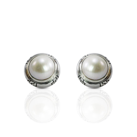 Elegant Round white mabe Pacific ocean pearl stud earrings set in Bali handmade 925 sterling silver decorated with SIMETRICAL art carving