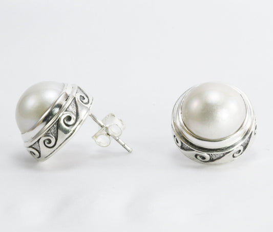 Elegant Round white mabe Pacific ocean pearl stud earrings set in Bali handmade 925 sterling silver decorated with sea wave art carving