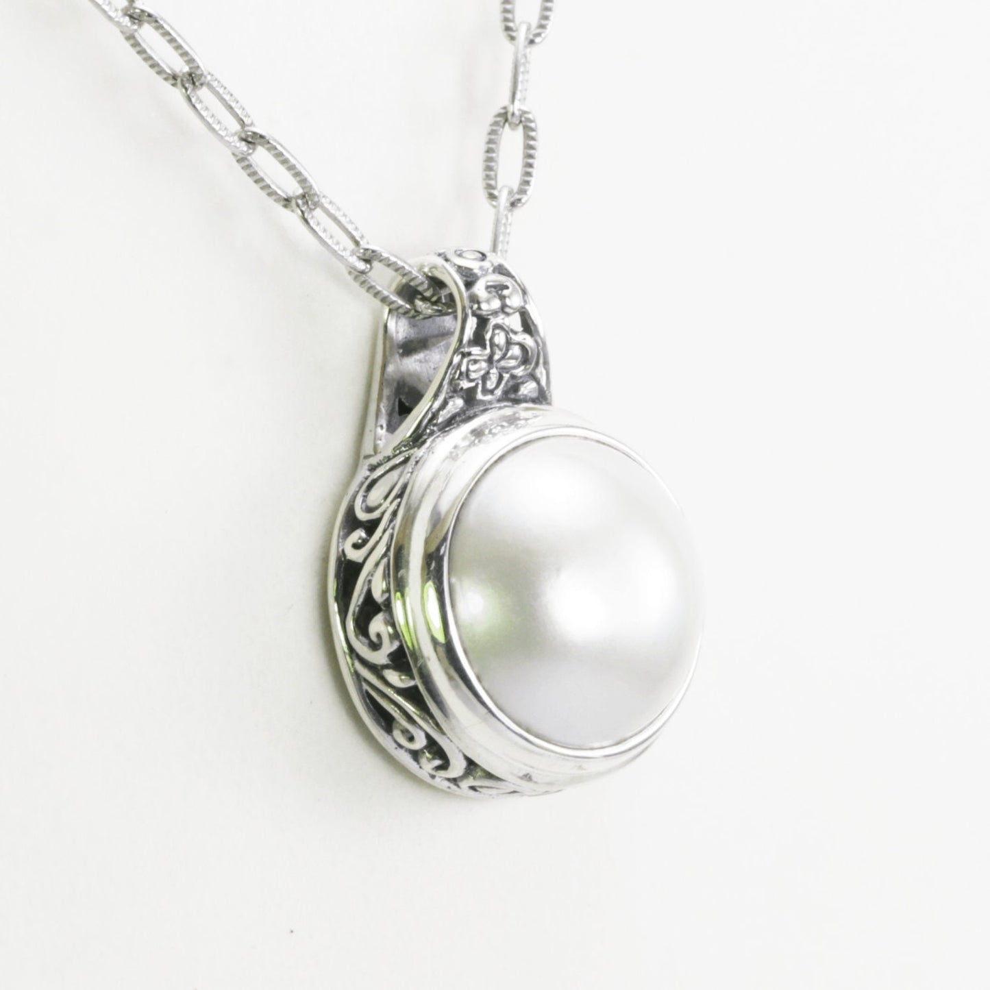 Beautiful Round 13 mm White Mabe Pearl bezel set in handmade necklace pendant 925 sterling silver decorated with swirl filigree ornament