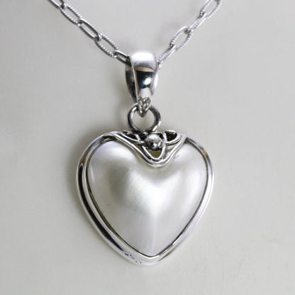 Genuine 19*19 MM heart shape Mabe pearl set in 925 sterling silver pendant bezel set decorated with flower filigree, heart pearl pendant