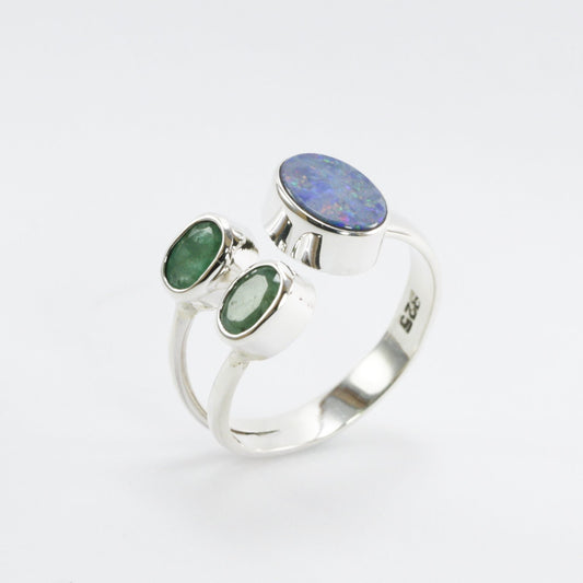 Three stones ring adjustable with fire opal and natural green emerald set in 925 sterling silver split shank style