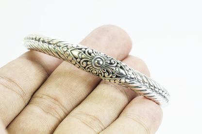 Hinged Cuff Bangle Bracelet 925 sterling silver 7.5" inch decorated with Bali swirl filigree crown ornament art