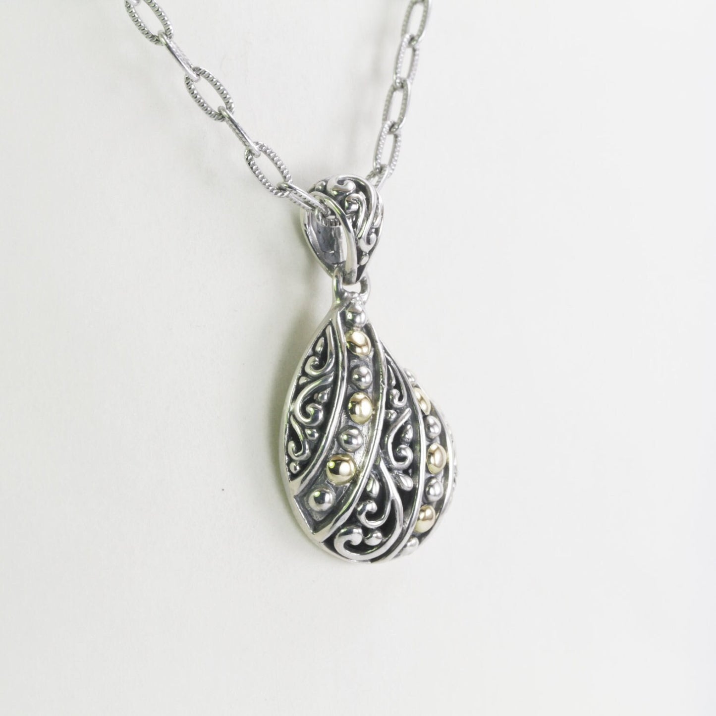 Tear drop pendant necklace 925 sterling silver with filigree ornament and 18 K yellow gold