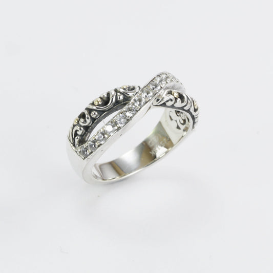 split shank ring 925 sterling silver with genuine shite topaz and black onyx decorated with filigree and 18K yellow gold