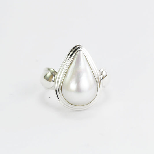 Tear drop ring 925 sterling silver, white mabe pearl ring, pear shape pearl ring