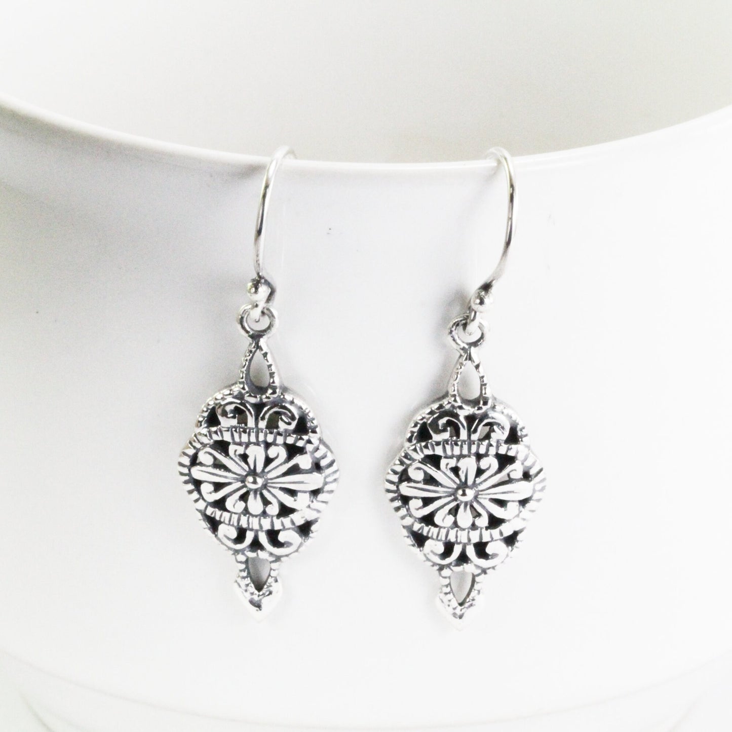 florist silver earrings in 925 sterling silver, Bali carving silver earrings dangle