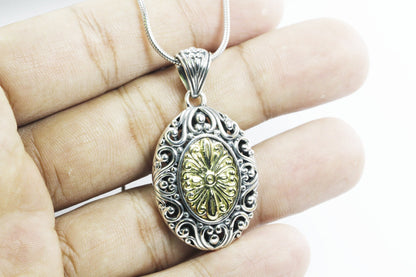 antique two tone pendant necklace 18K yellow gold decorated with royal carving art