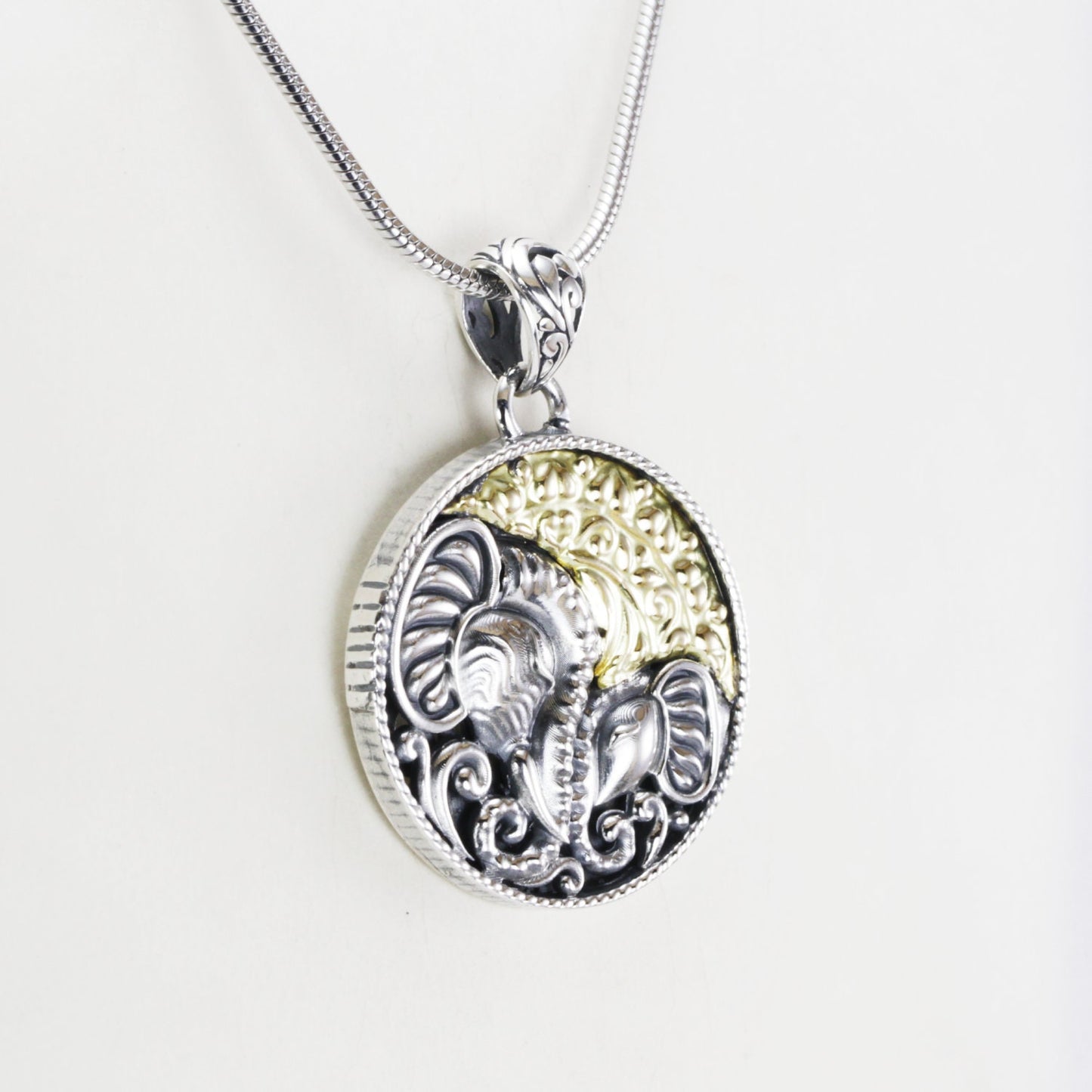 Elephant pendant necklace 925 sterling silver combined with 18K real gold, medallion pendant with animal art
