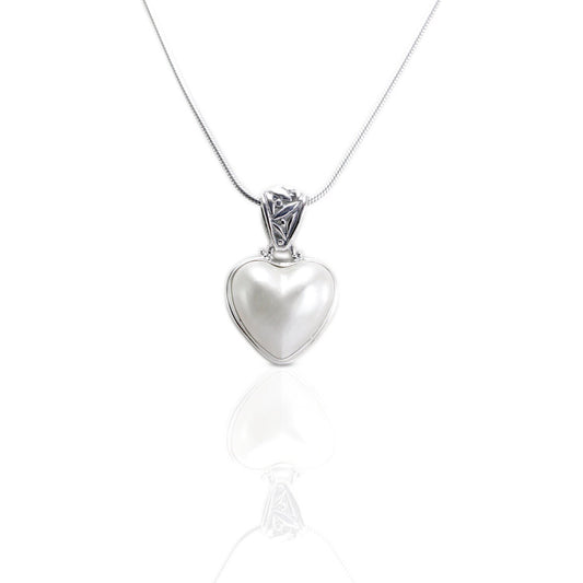 heart shape white Mabe pearl set in 925 sterling silver pendant necklace