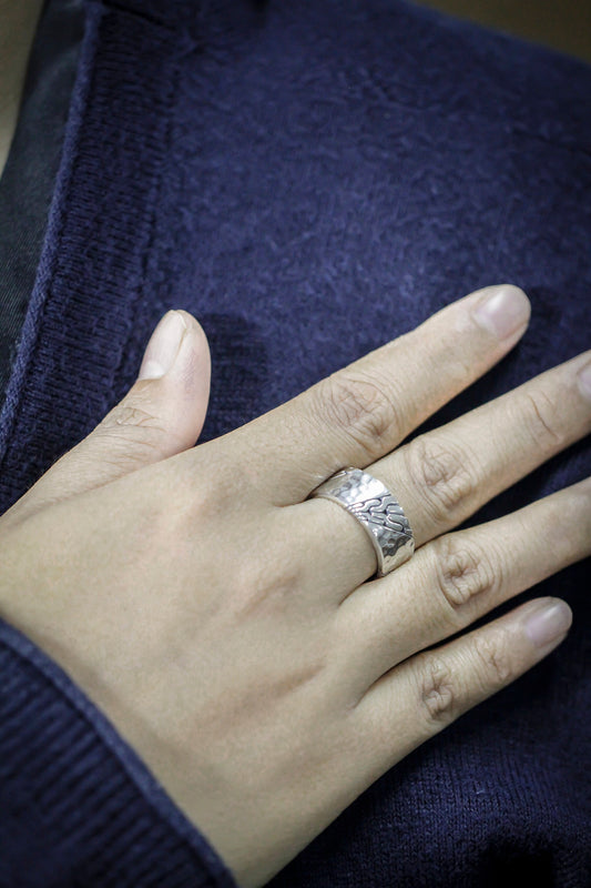wide band ring 925 sterling silver with iconic woven chain carving and hummer finishing