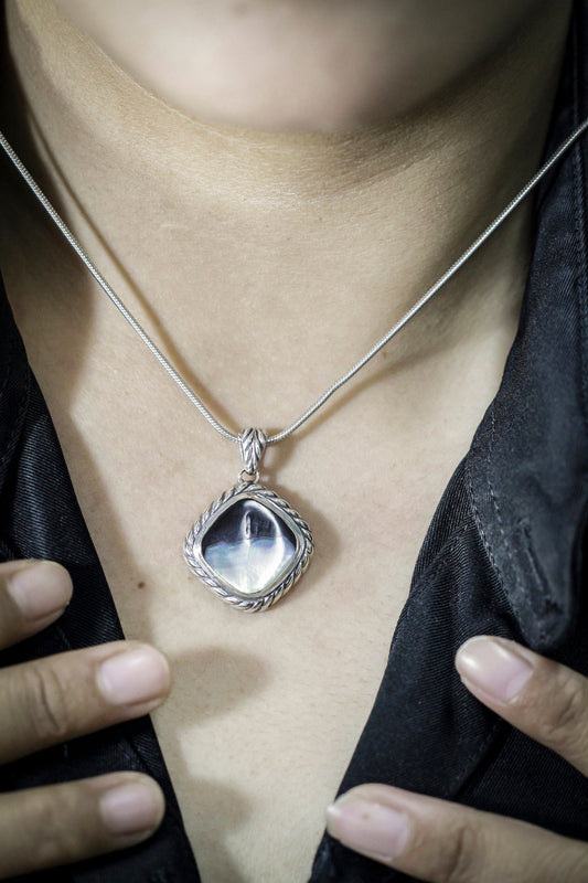 mother of pearl pendant 925 sterling silver cable designs edge