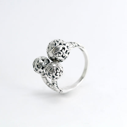 Bypass ring 925 sterling silver decorated with filigree ornament ball