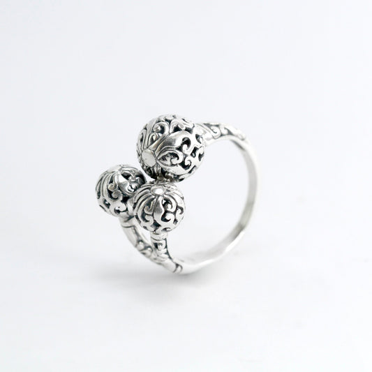Bypass ring 925 sterling silver decorated with filigree ornament ball
