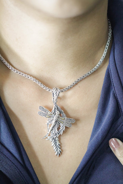 dragonfly pendant 925 sterling silver decorated with filigree and leaf pattern, nature art pendant