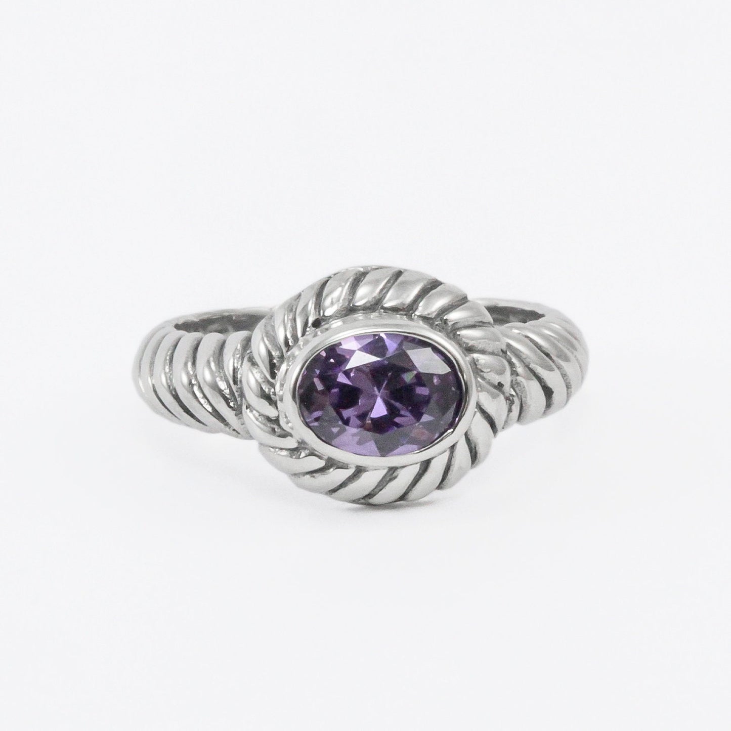 Cable style ring in 925 sterling silver with genuine amethyst