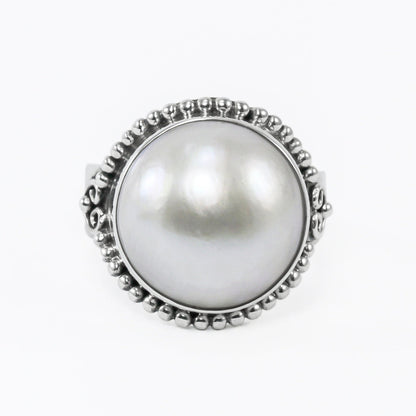White mabe pearl ring set in 925 sterling silver decorated with dot ornament