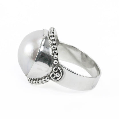 White mabe pearl ring set in 925 sterling silver decorated with dot ornament