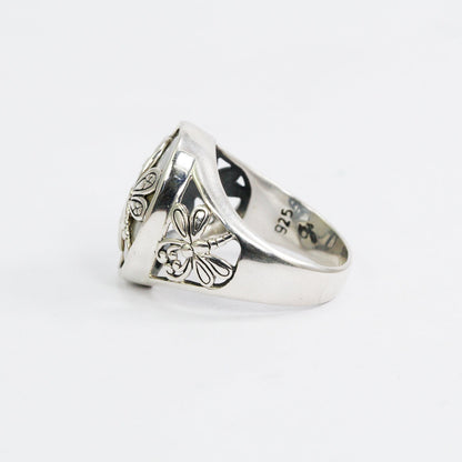 Dragonfly ring with genuine white shell decorated with dragonfly ornament