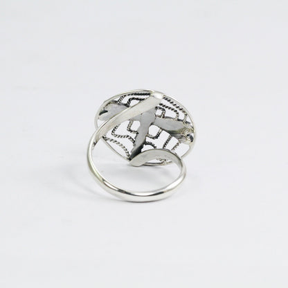 Spiderweb ring  925 sterling silver decorated with dragonfly ornament and white shell